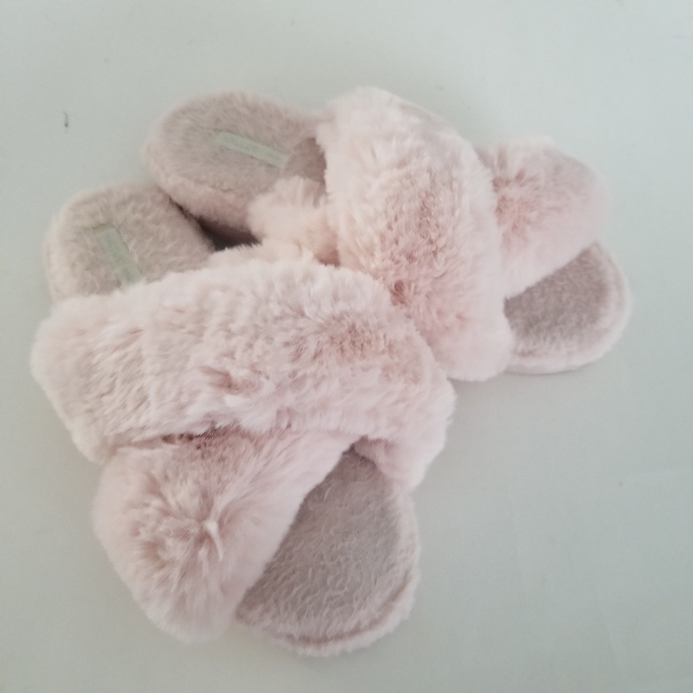 HALLUCI Cross Band Soft Plush Fleece SLIPP…